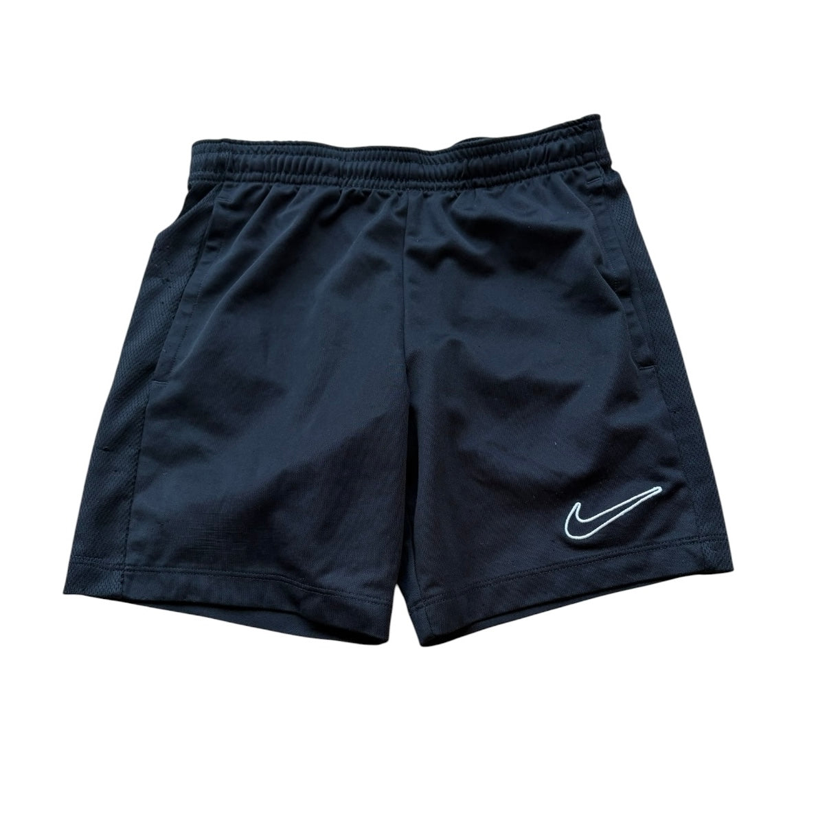 Nike shorts, 6-7
