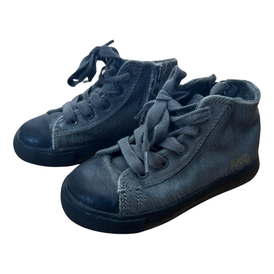 AKID Footwear, 8