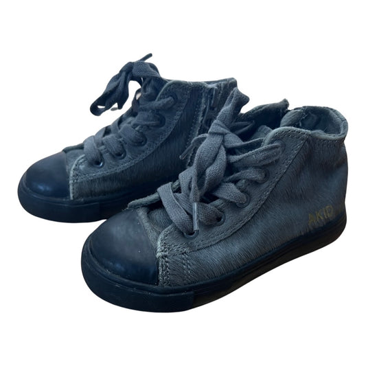 AKID Footwear, 8